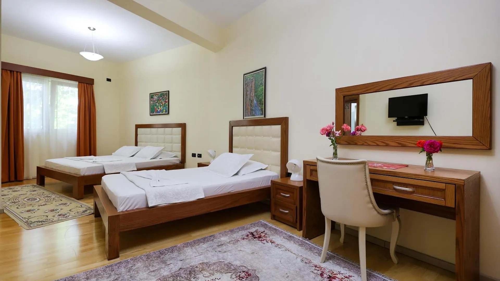 Hotel Kanione Cerenisht 4*,