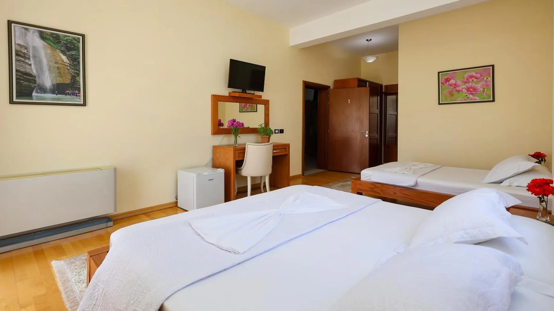 Hotel Kanione Cerenisht