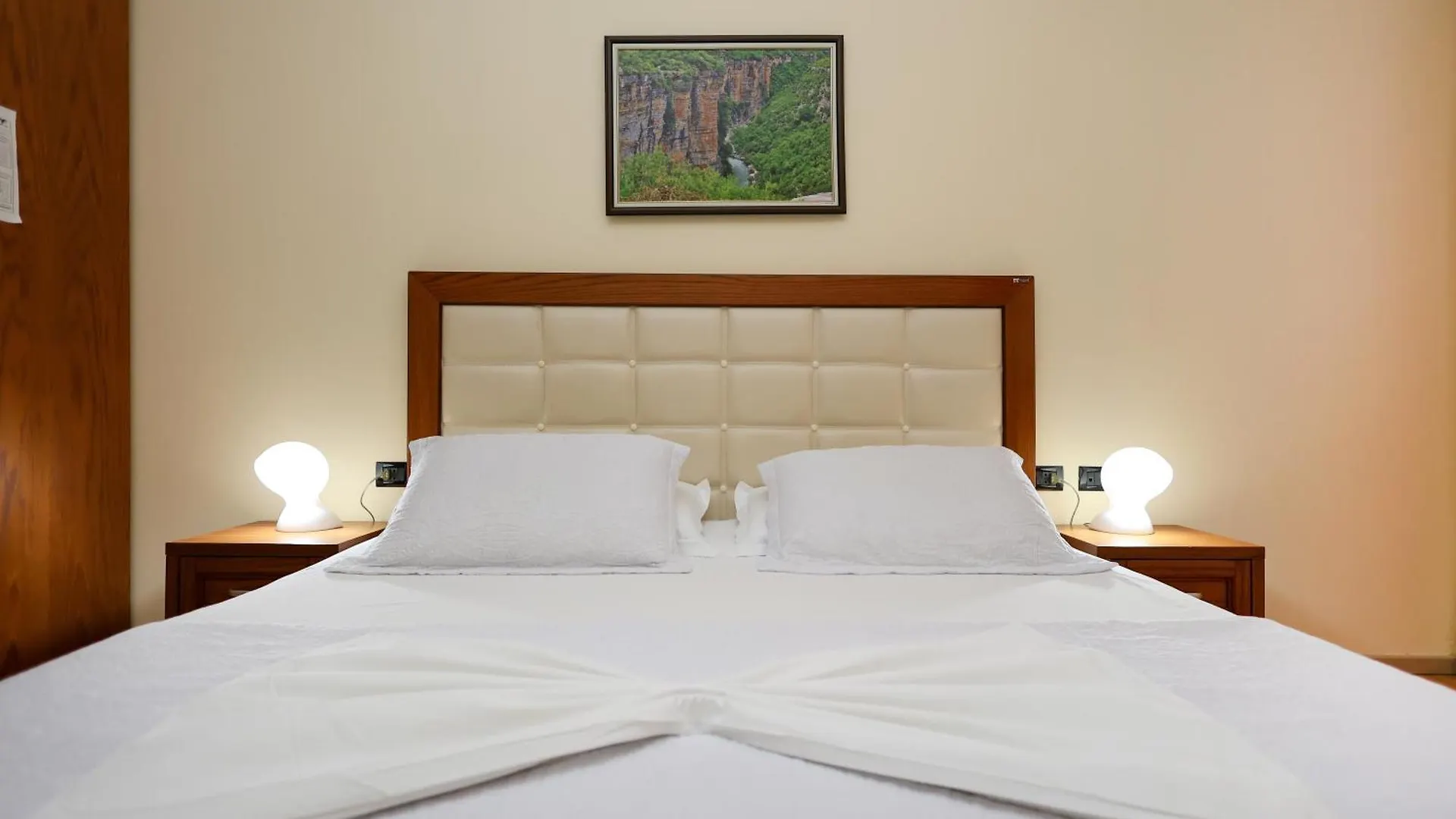 Hotel Kanione Cerenisht