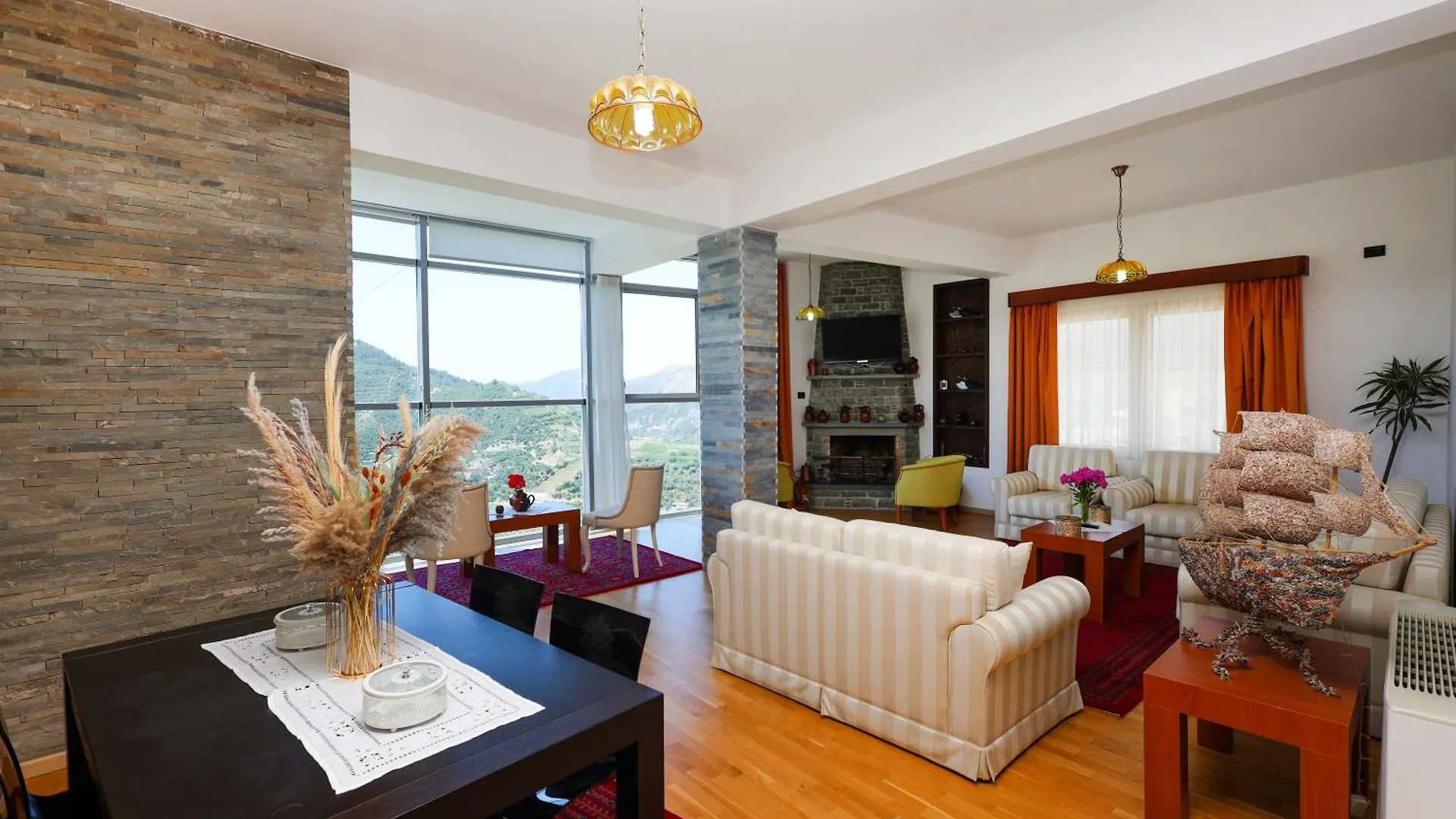 ****  Hotel Kanione Cerenisht Albania