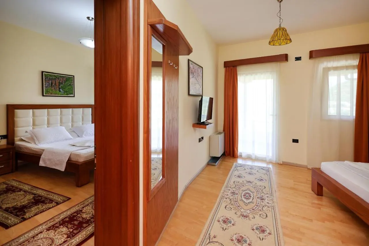 ****  Hotel Kanione Cerenisht Albánie