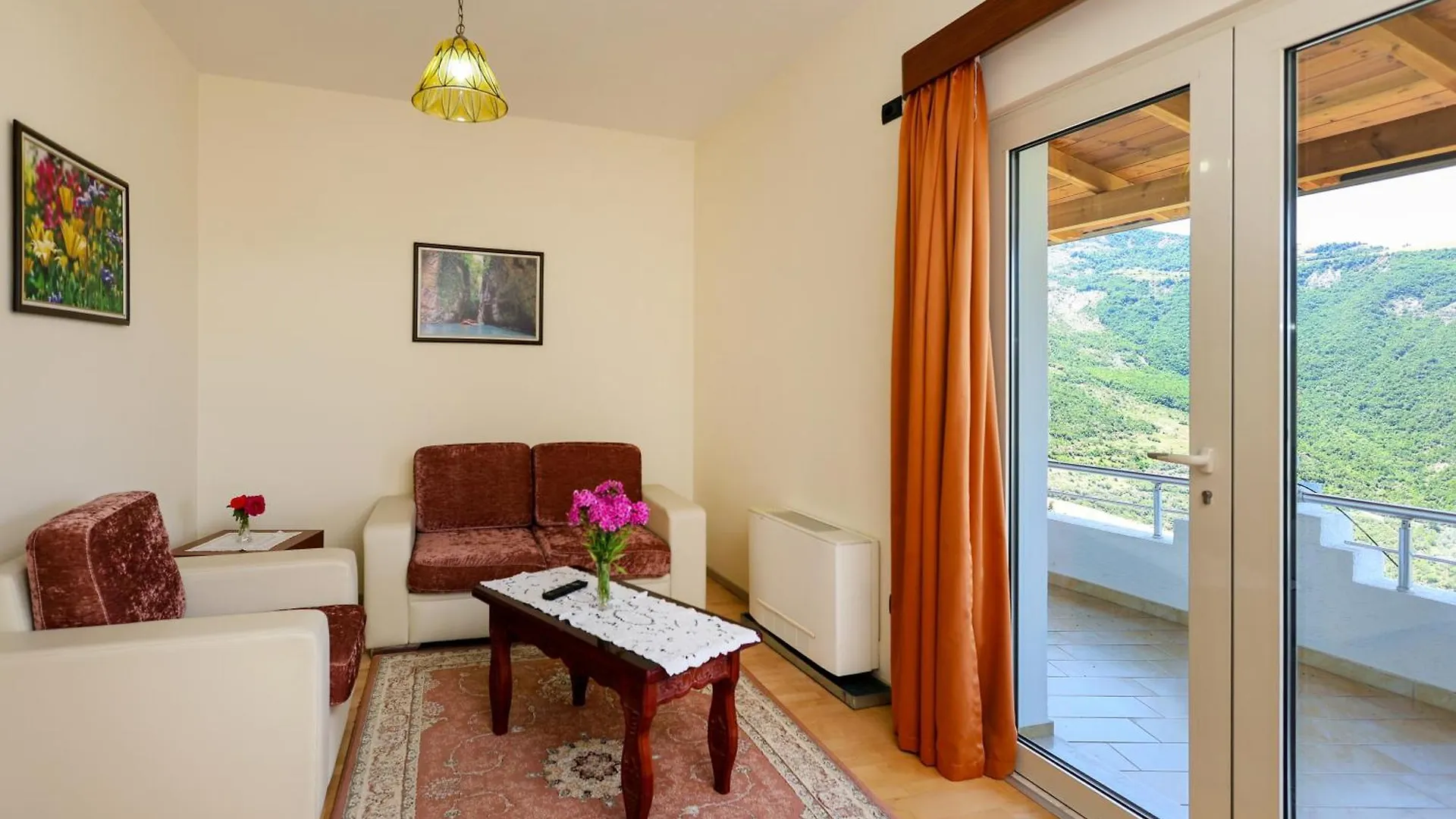 Hotel Kanione Cerenisht